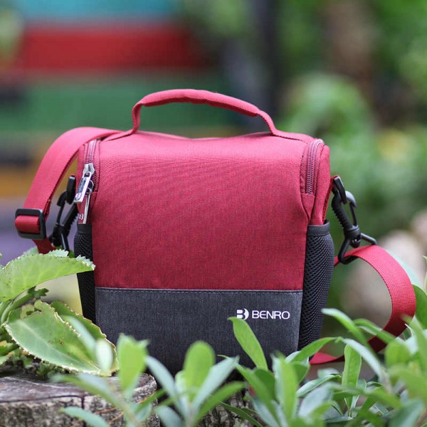 Benro FSS20RED FreeShoot 20 Red Shoulder Bag